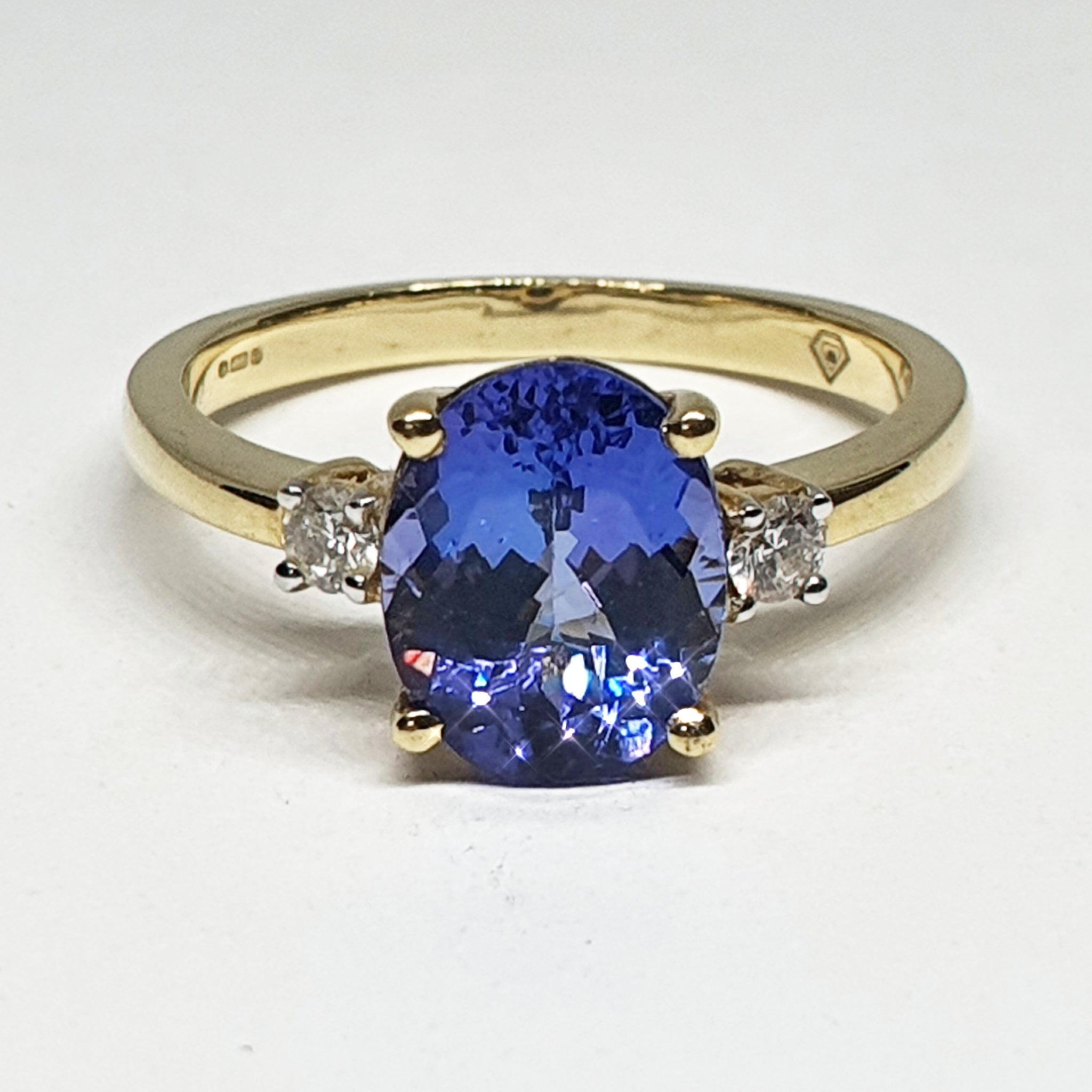 Tanzanite and Diamond 18ct Ring