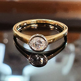 0.70 carat Diamond Ring set in 18ct Yellow gold
