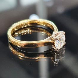 1 carat Diamond Ring set in 18ct Yellow Gold